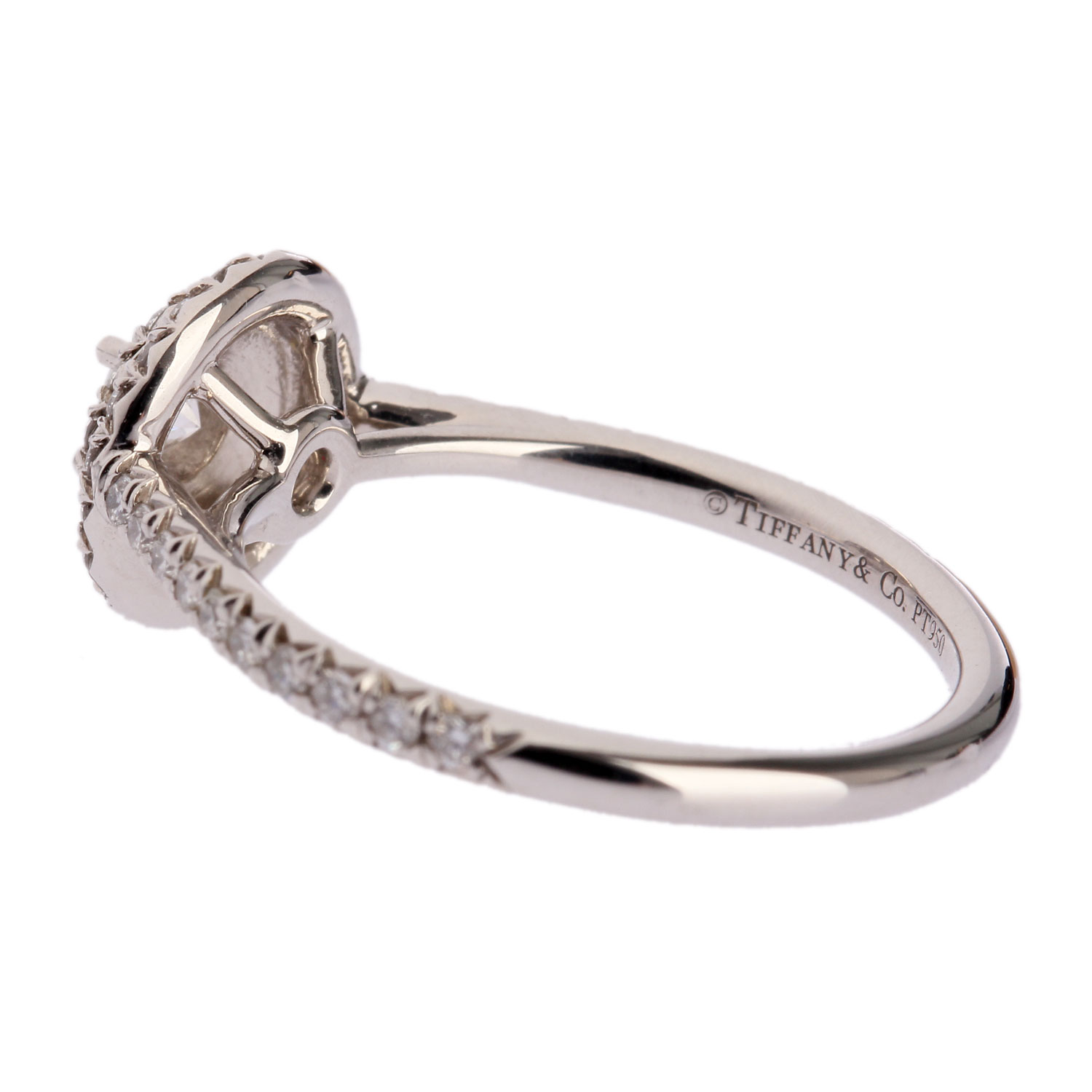 高清图|蒂芙尼铂金镶嵌椭圆形钻石戒指图片1|腕表之家-珠宝